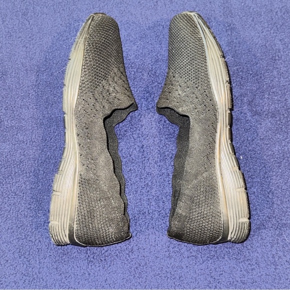 Skechers Scallop Collar Textured Black Slip-Ons N w/o Tags Size 9 - Picture 3 of 8